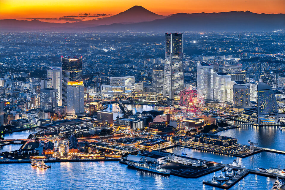 インターコンチネンタル横浜Pier 8のヘリクルーズ夕景